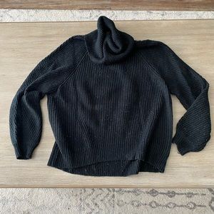 Lulus chunky turtleneck sweater (has pilling)